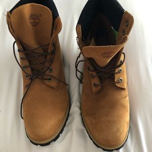 NWOT Timberland boots